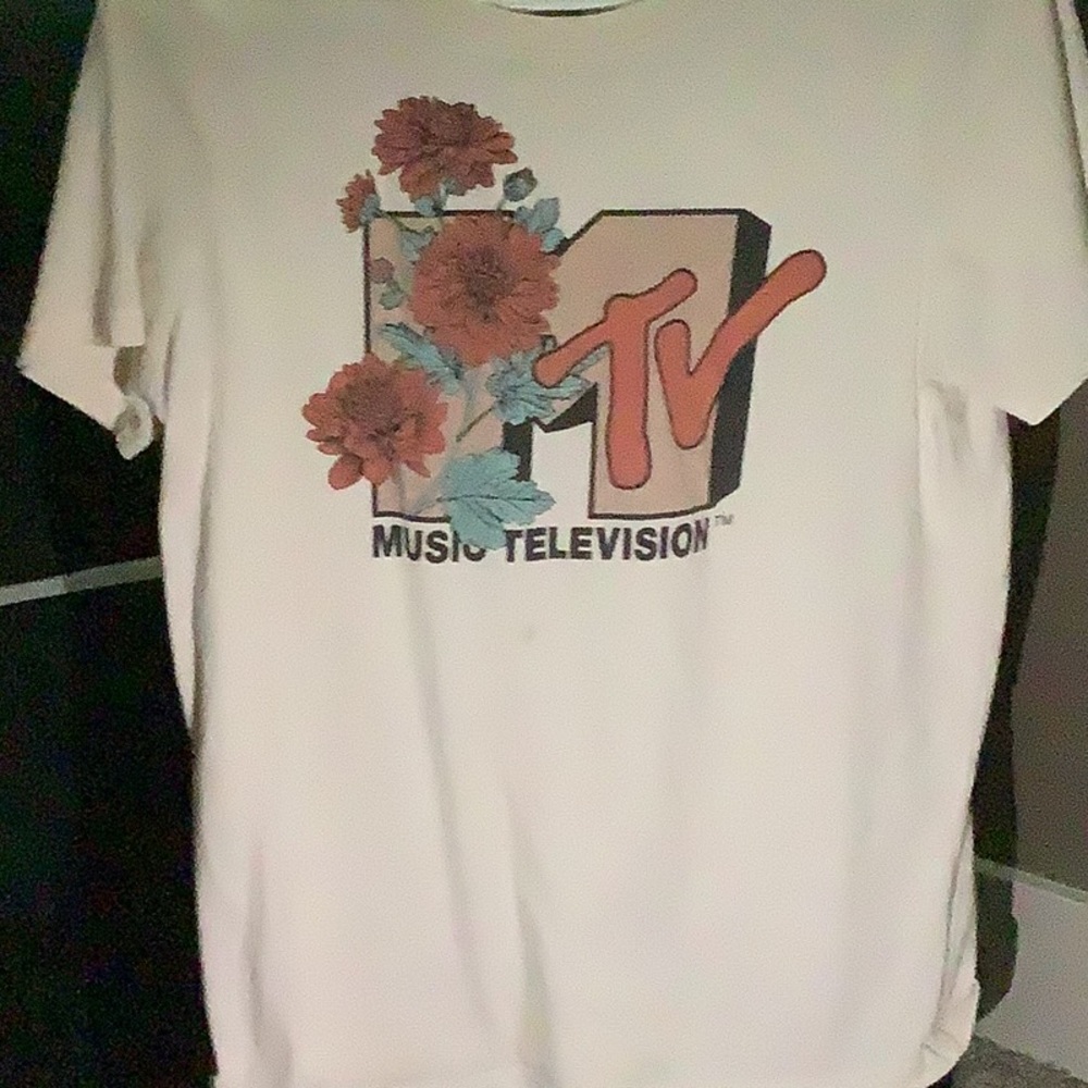 MTV flower shirt